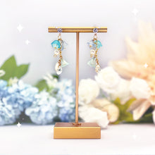 Load image into Gallery viewer, Trumpet Flower Bead Earring