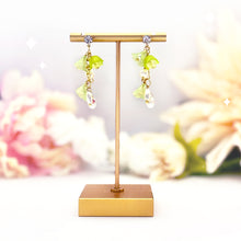 Load image into Gallery viewer, Trumpet Flower Bead Earring