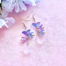 Load image into Gallery viewer, Butterfly Flowerbud Earring
